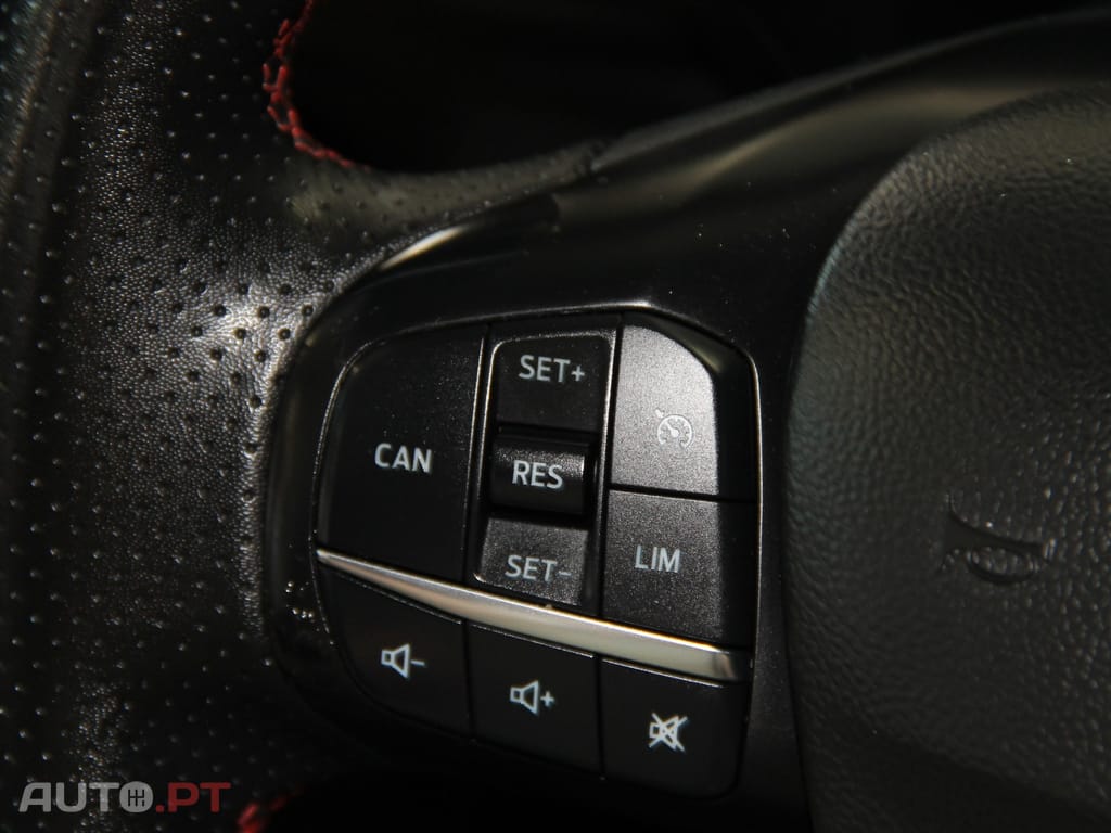 Ford Focus 1.0 EcoBoost MHEV ST-Line