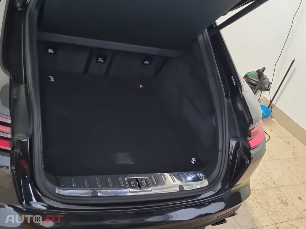 Porsche Panamera 4 E-Hybrid Platinum Edition