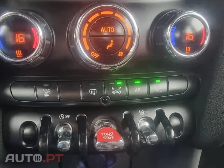 MINI Cooper Cooper D Auto