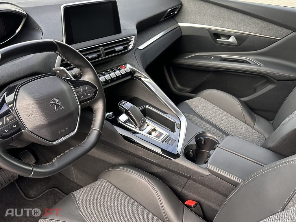 Peugeot 3008 1.2 PureTech Allure EAT8