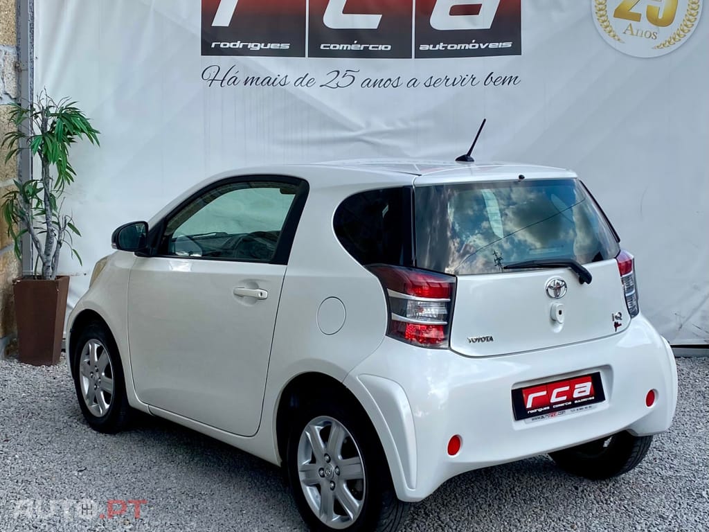 Toyota iQ 1.4 D-4D 2 NAVI+Bluetooth