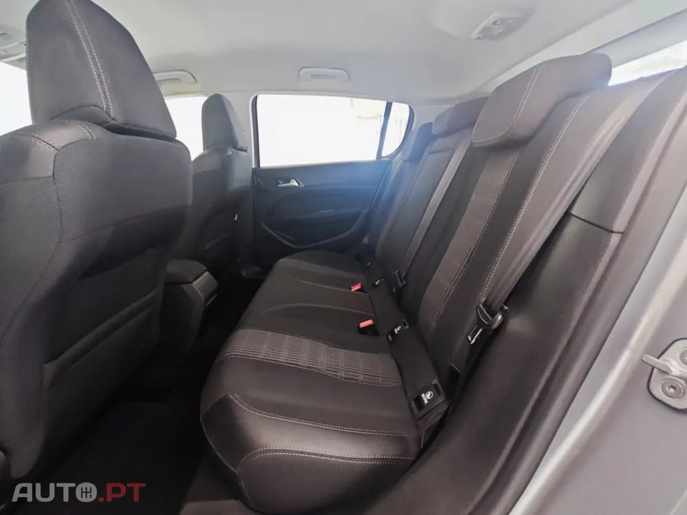 Peugeot 308 PureTech 130 EAT8 Allure Pack