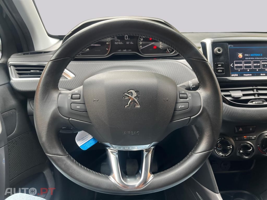 Peugeot 2008 1.2 e-VTi Style