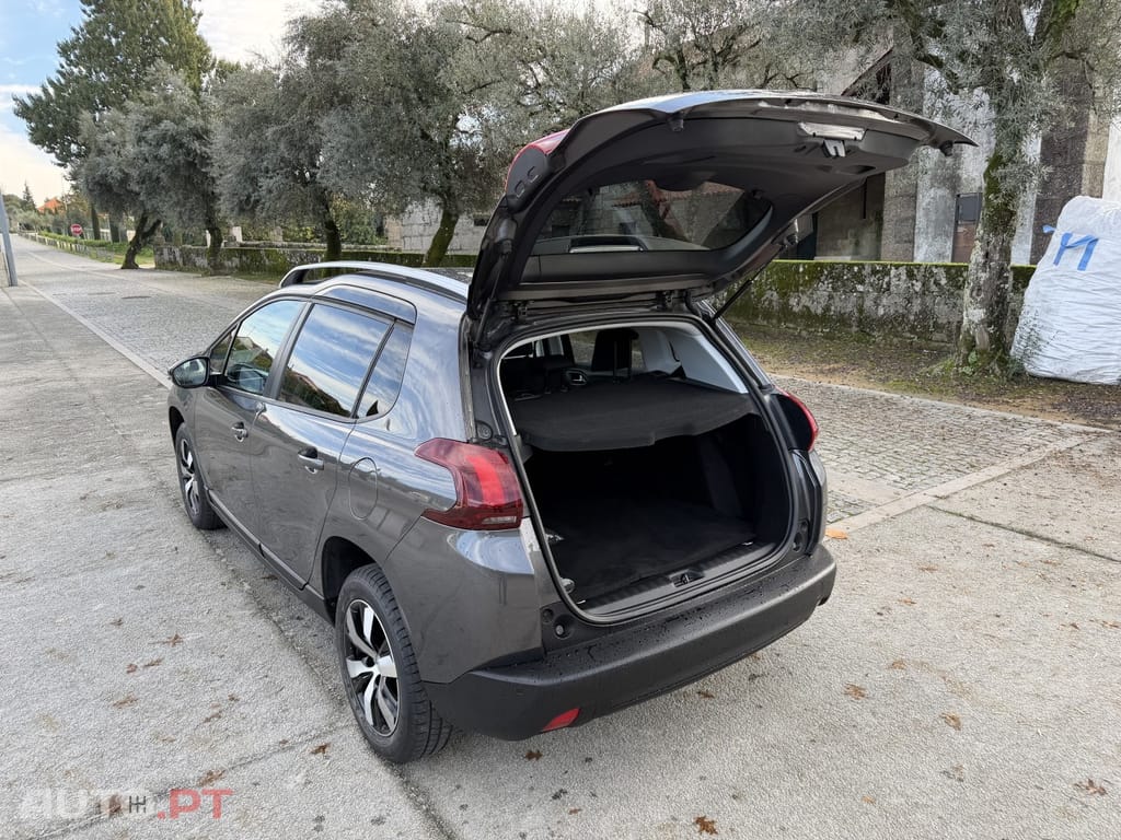 Peugeot 2008 1.2 PureTech Allure