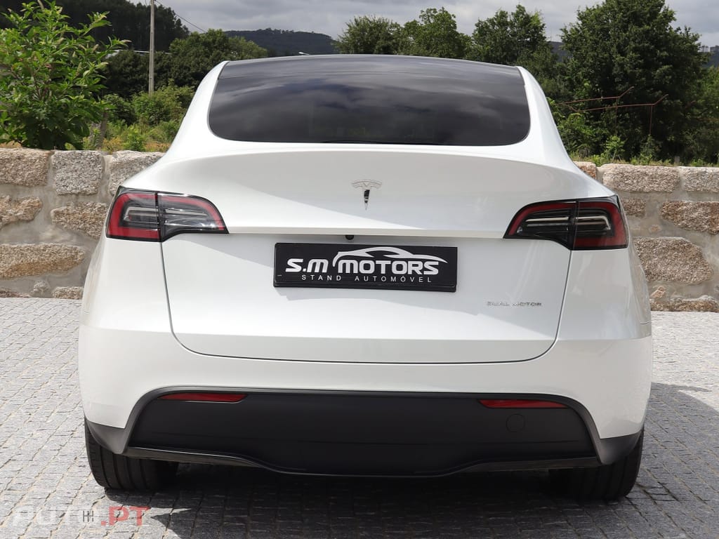 Tesla Model Y Long Range Dual Motor AWD