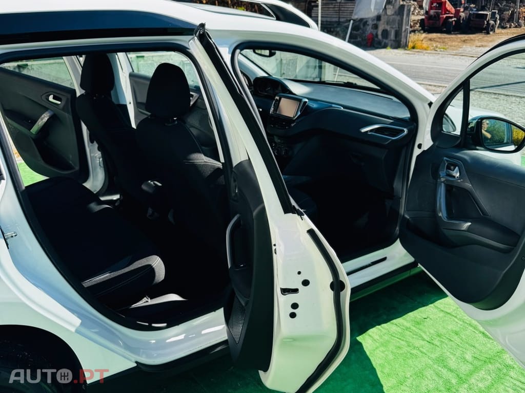 Peugeot 2008 1.2 PureTech Style