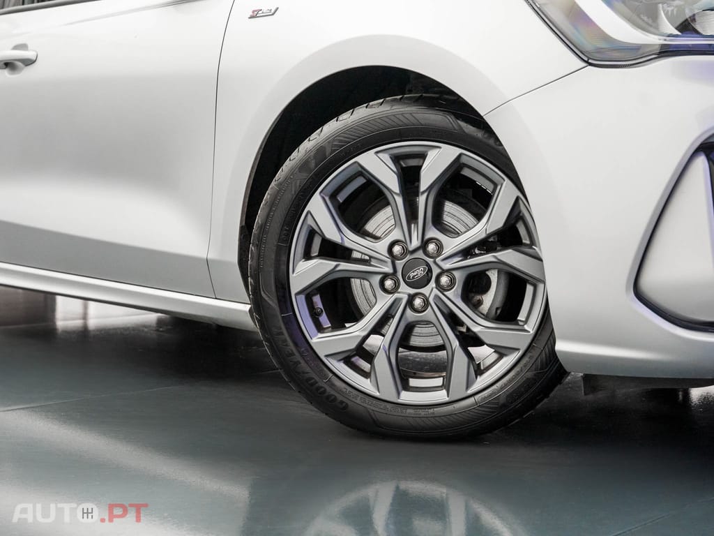 Ford Focus 1.0 EcoBoost MHEV ST-Line