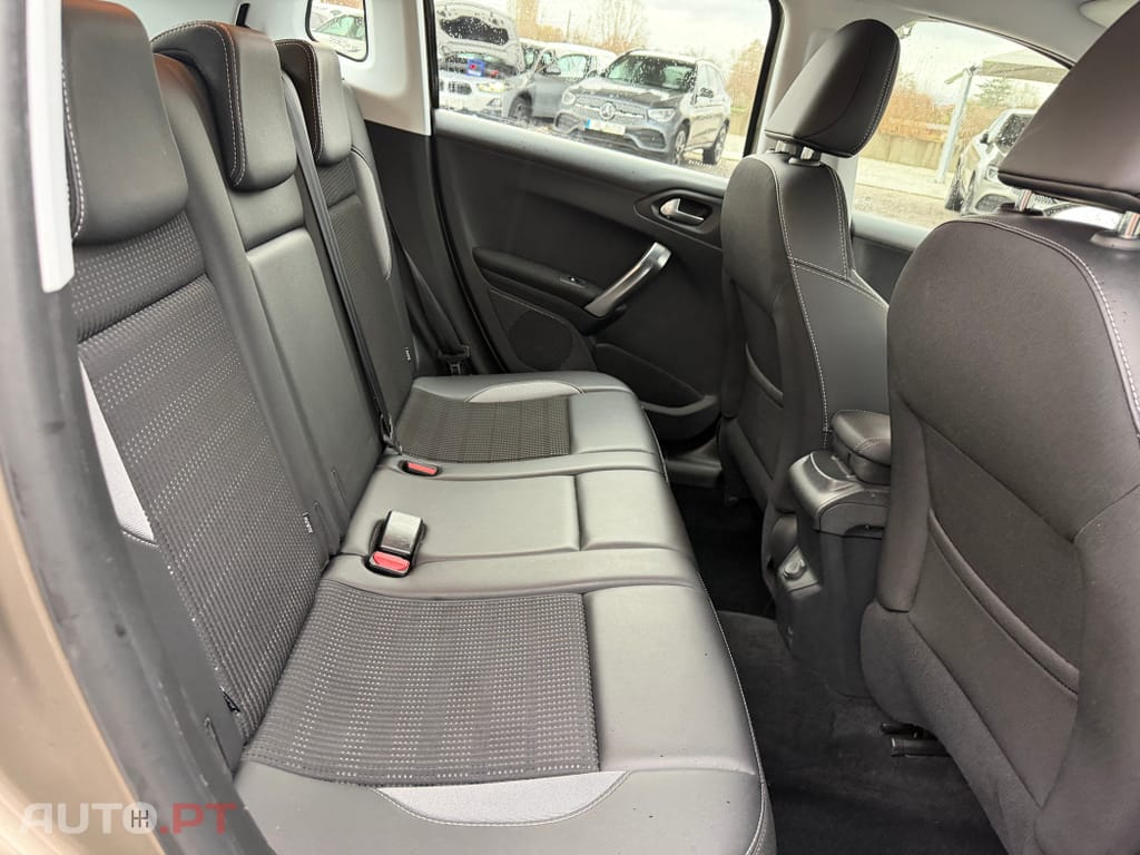 Peugeot 2008 1.2 PureTech Allure