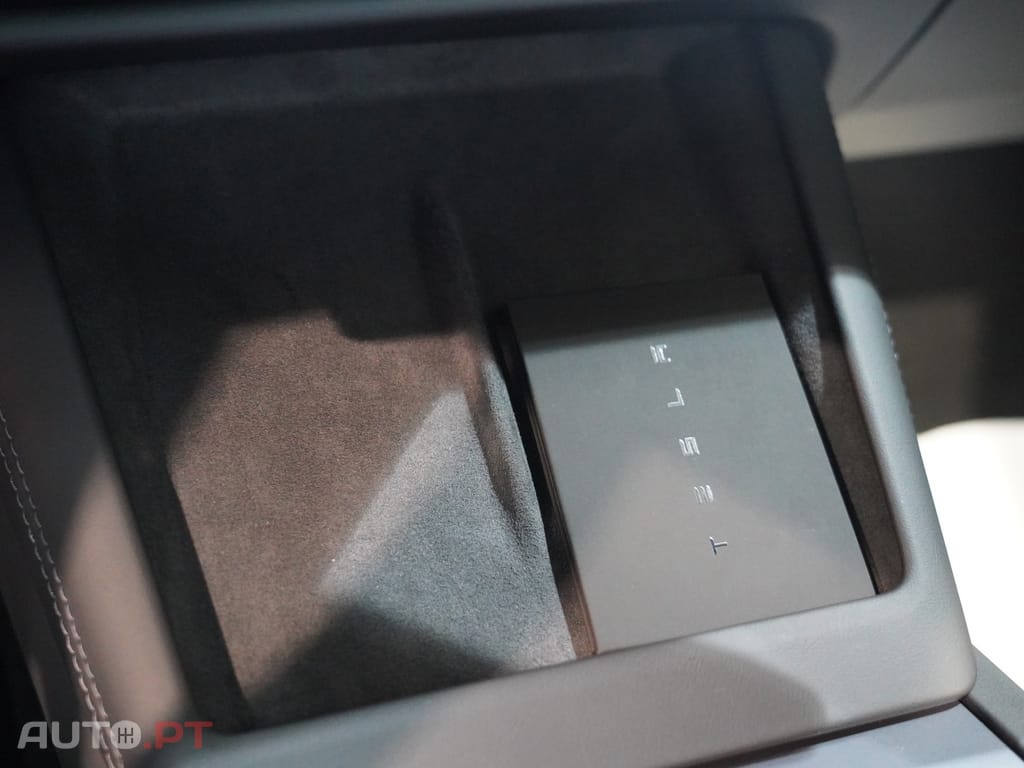 Tesla Model 3 Tração Traseira