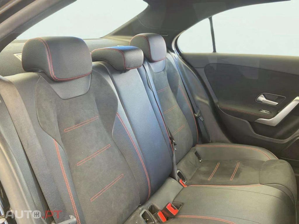 Mercedes-Benz A 250 Limousine e AMG Line