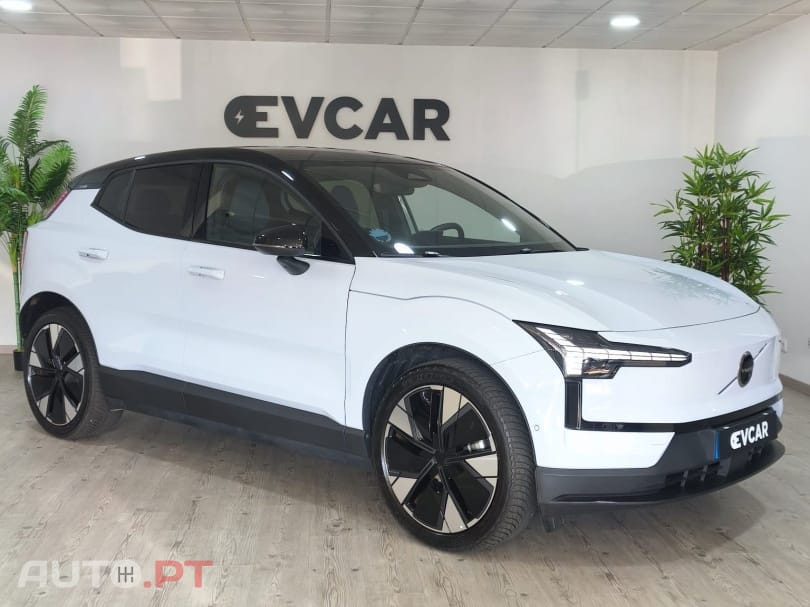 Volvo EX30 Single Motor Extended Range RWD Ultra