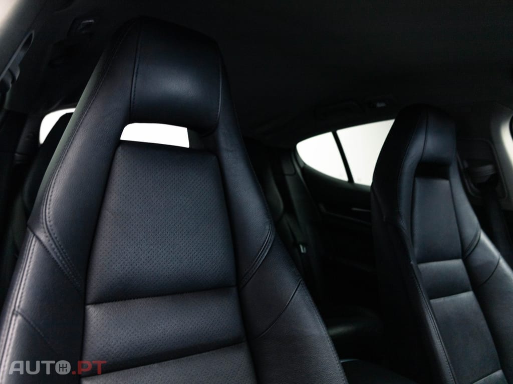 Porsche Panamera Standard