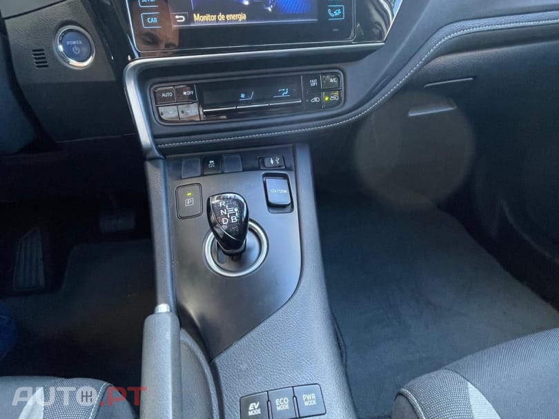 Toyota Auris 1.8 HSD Comfort +P.Techno+P.Sport