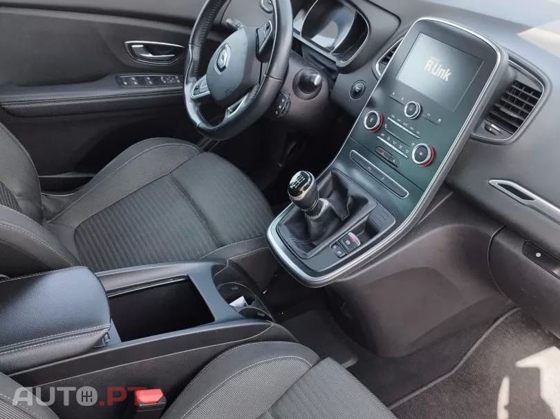 Renault Grand Scénic BLUE dCi 120 BLACK EDITION