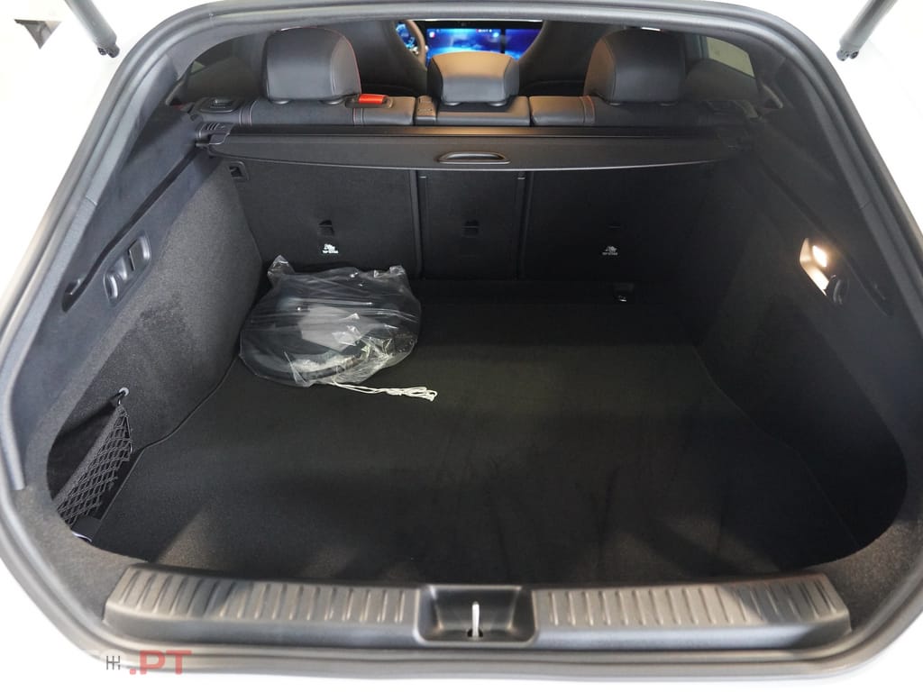 Mercedes-Benz CLA 250 com tecnologia EQ