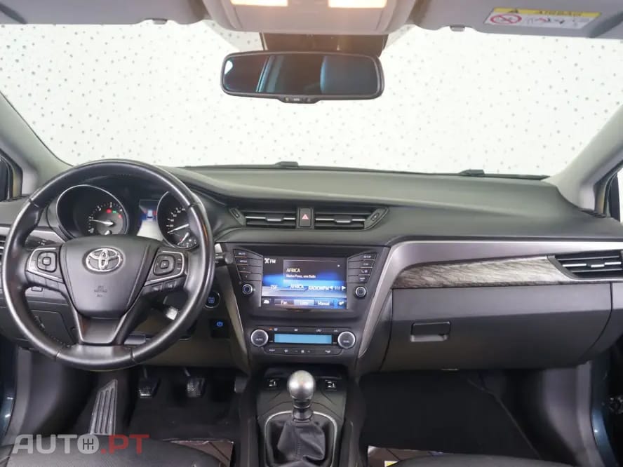 Toyota Avensis Touring Sports 2.0 D-4D Exclusive