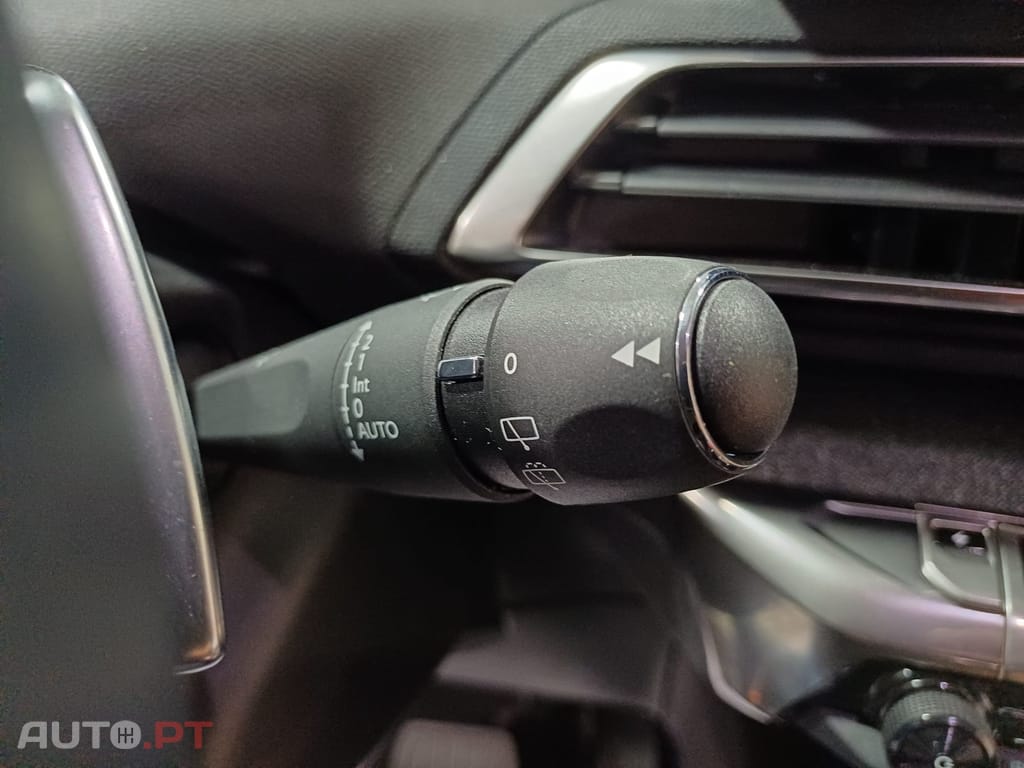 Peugeot 3008 1.6 Hybrid Allure e-EAT8