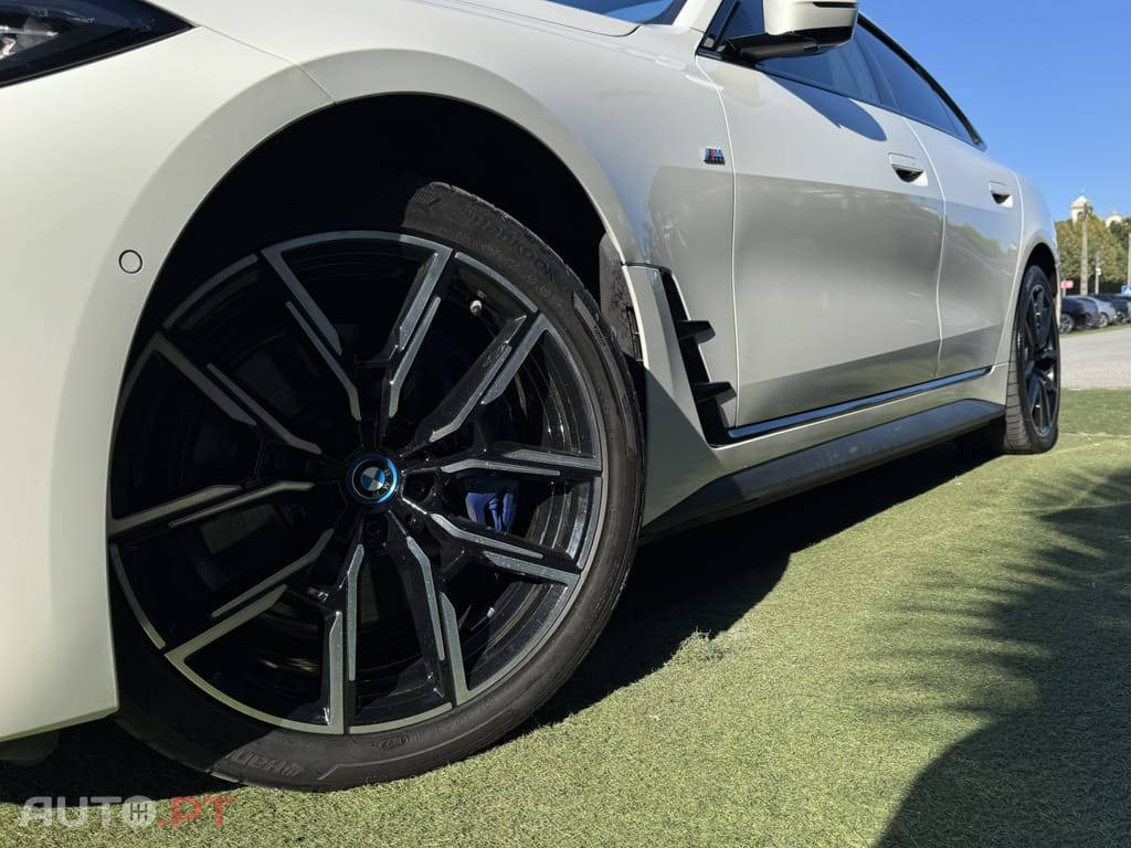 BMW i4 eDrive40 Pack Desportivo M