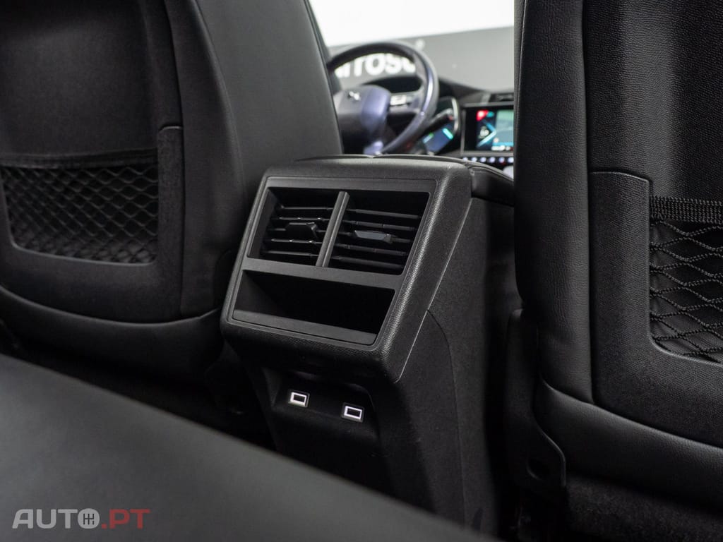 DS DS7 Crossback E-Tense Performance Line EAT8