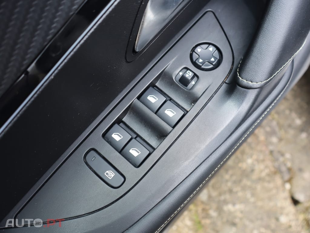 Peugeot 2008 1.5 BlueHDi GT EAT8