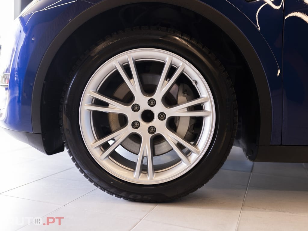 Tesla Model Y Standard