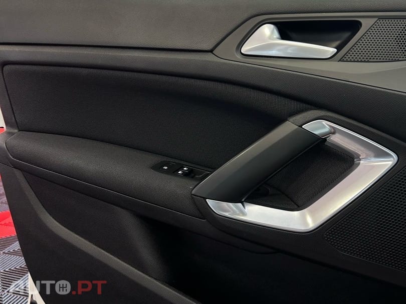 Peugeot 308 e-THP Allure