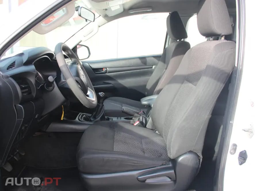 Toyota Hilux 2.4 D-4D 4WD CE CH