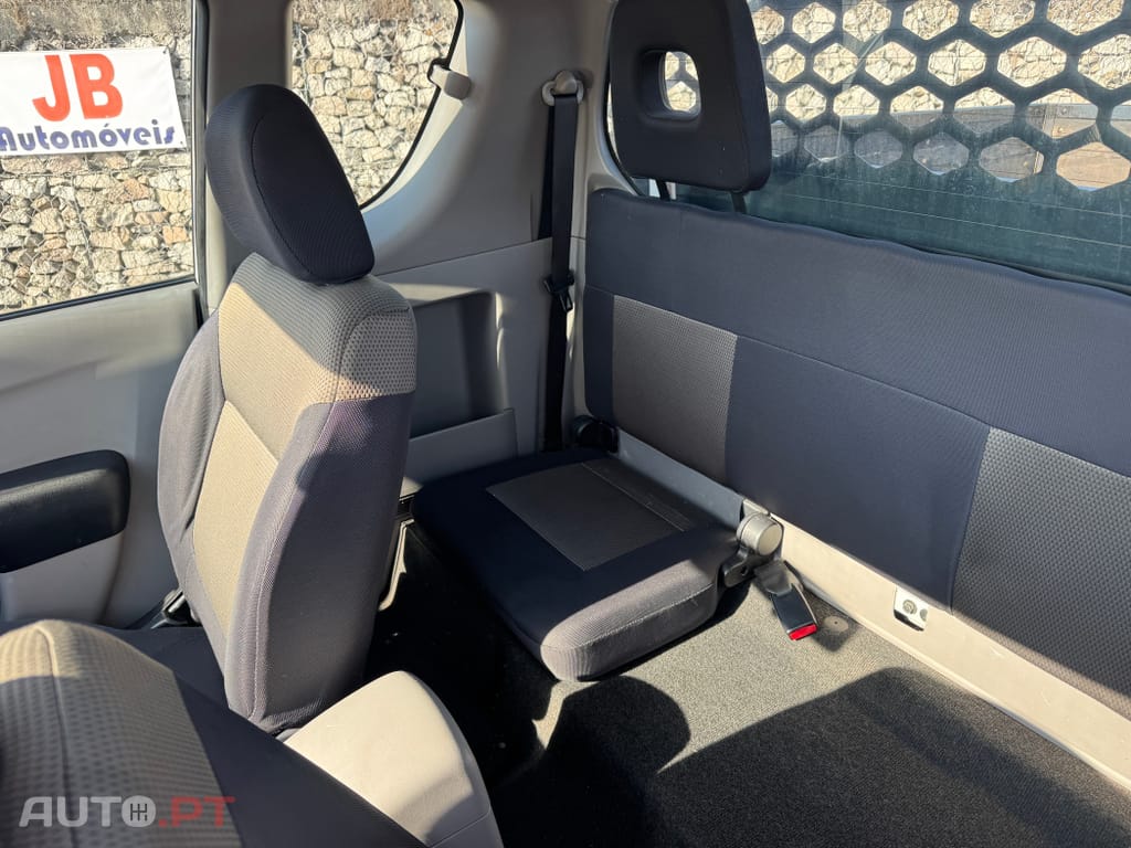 Mitsubishi L200 2.5 DI-D Club Invite AC 3L 4WD