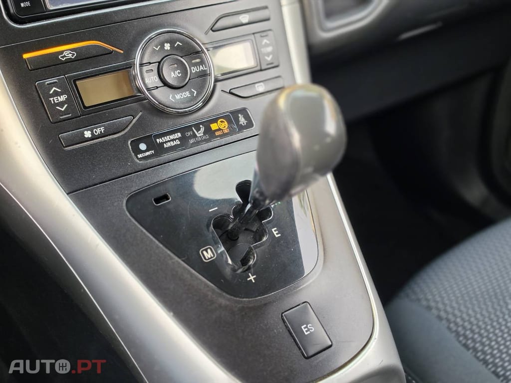 Toyota Auris 1.4 D-4D Comfort MM+Navi