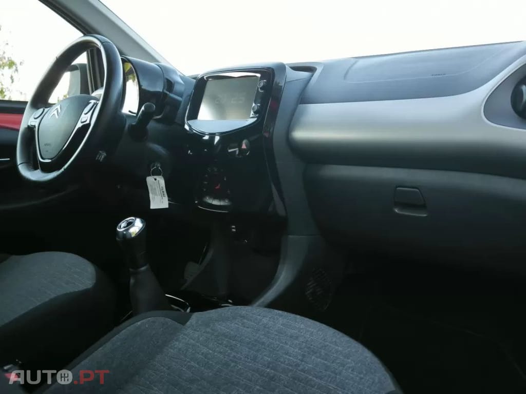 Citroen C1 1.2 VTi Shine