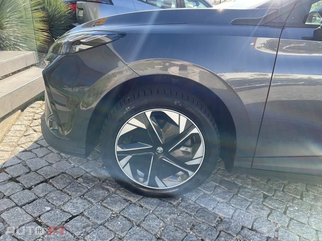 MG MG4 51 kWh Standard