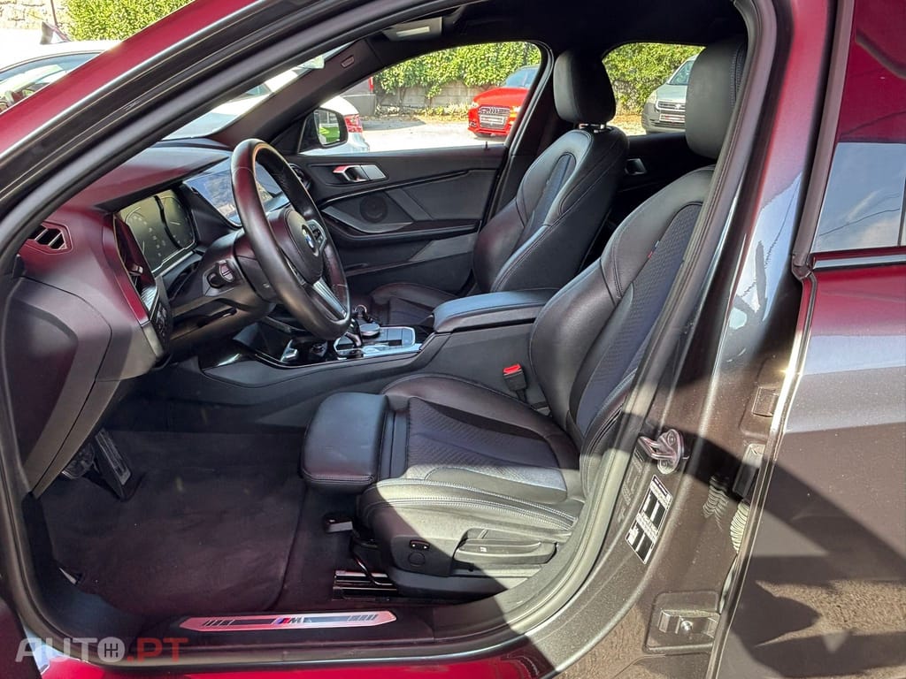 BMW 116 d Pack Desportivo M Auto