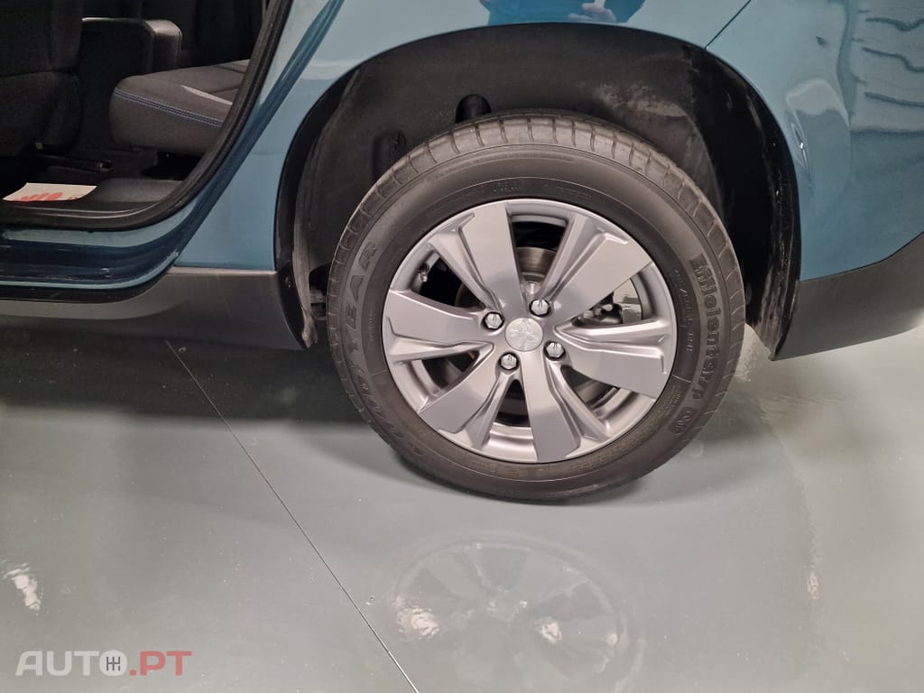 Peugeot 2008 1.2 PURETECH STYLE