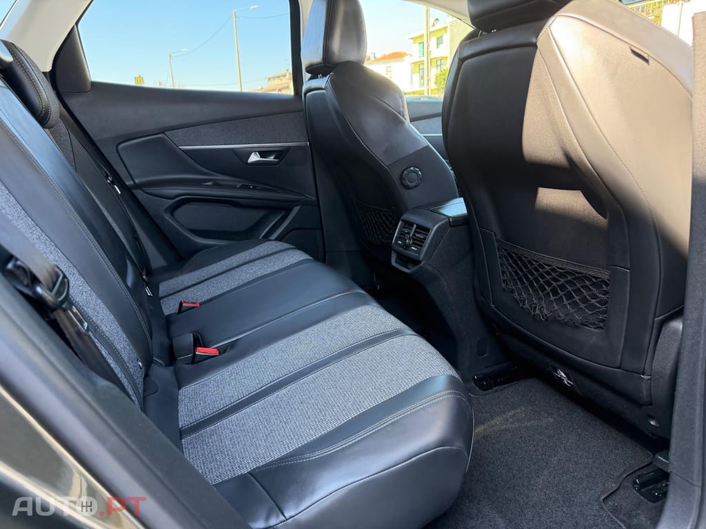 Peugeot 3008 1.5 BlueHDi Allure