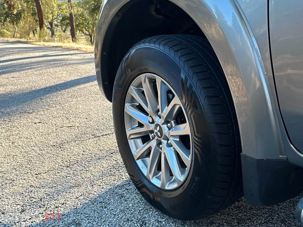 Mitsubishi L200 2.4 DI-D CD Instyle Strakar 4WD