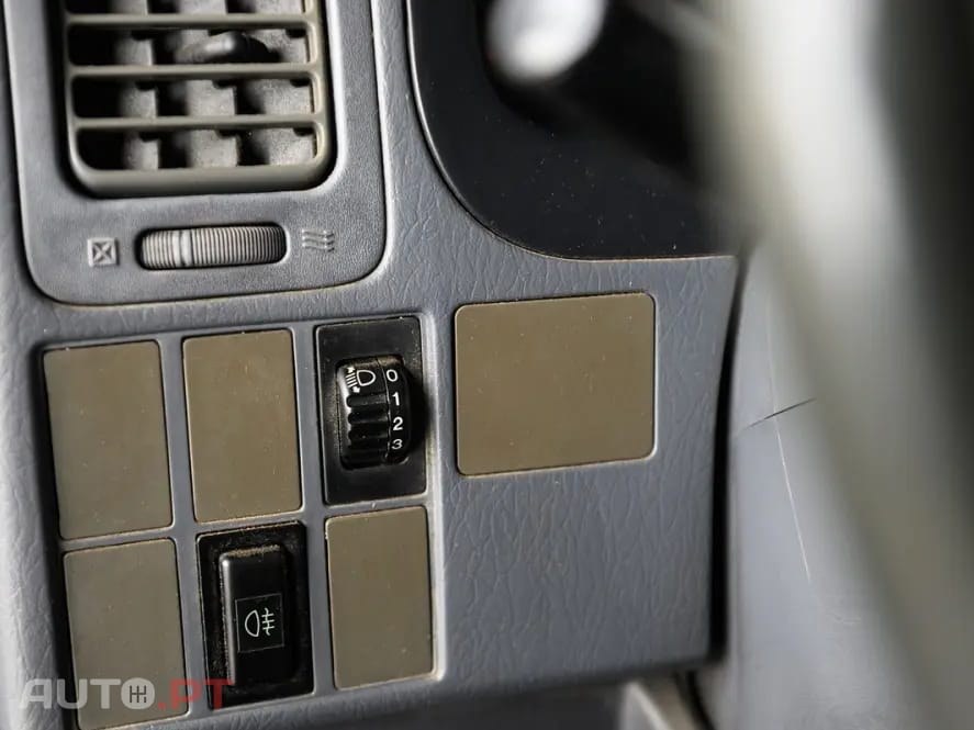 Toyota HiAce 2.4 D LXH12LG