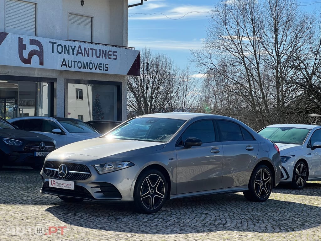 Mercedes-Benz A 250 e 8G-DCT AMG Line