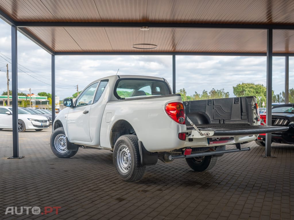 Mitsubishi L200 2.5 DI-D Club Intense 3L 4WD