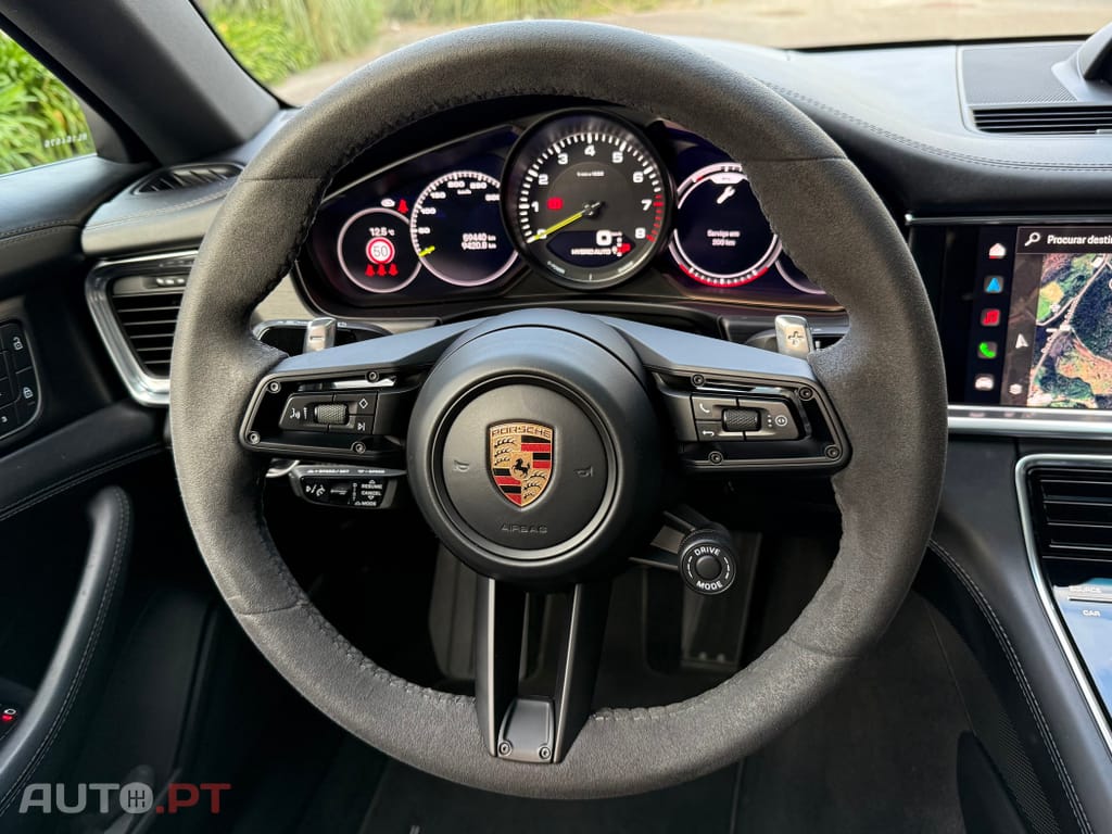 Porsche Panamera 4 E-Hybrid Platinum Edition