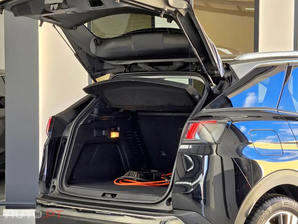Peugeot 3008 1.6 Hybrid Allure e-EAT8