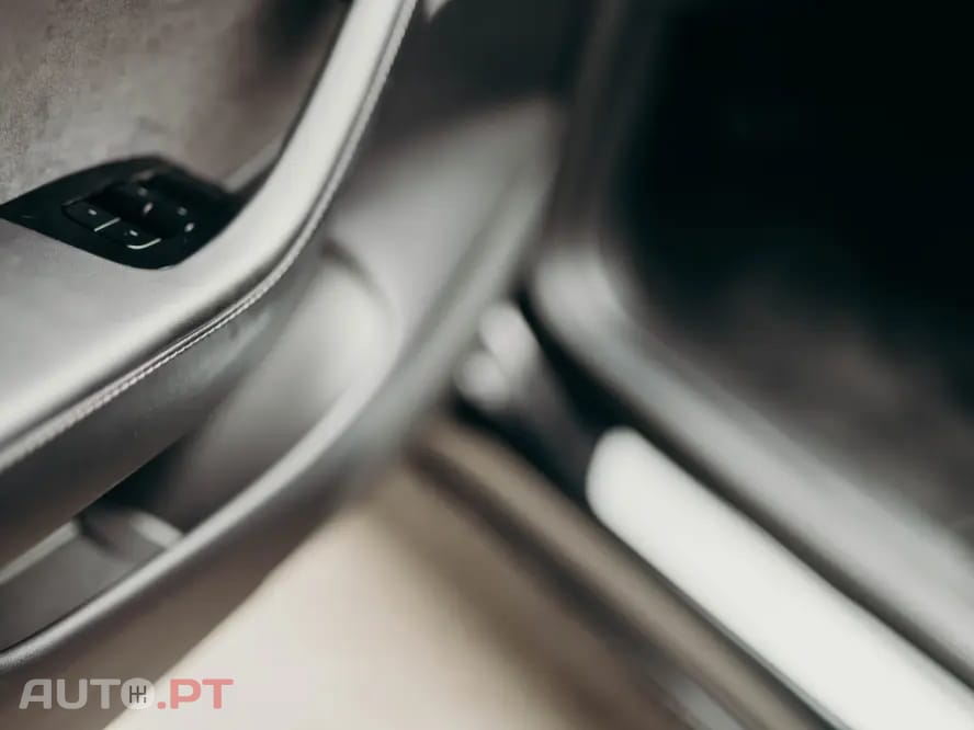 Tesla Model 3 Long Range AWD Dual Motor