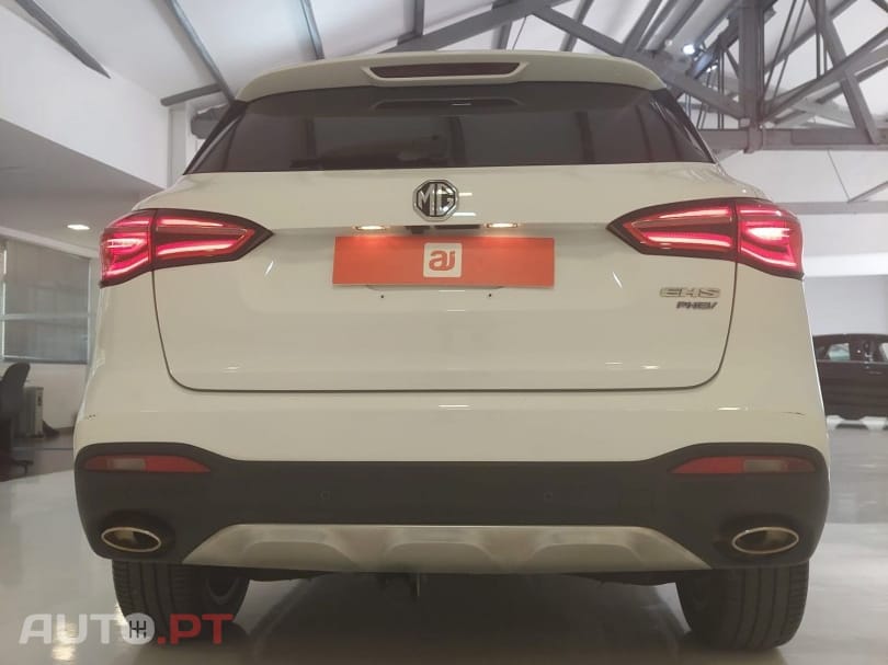 MG EHS PHEV Luxury