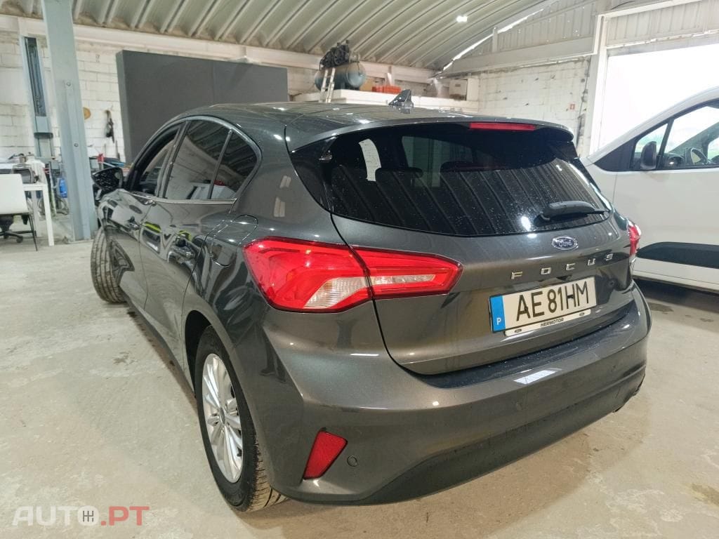 Ford Focus 1.0 EcoBoost MHEV Titanium