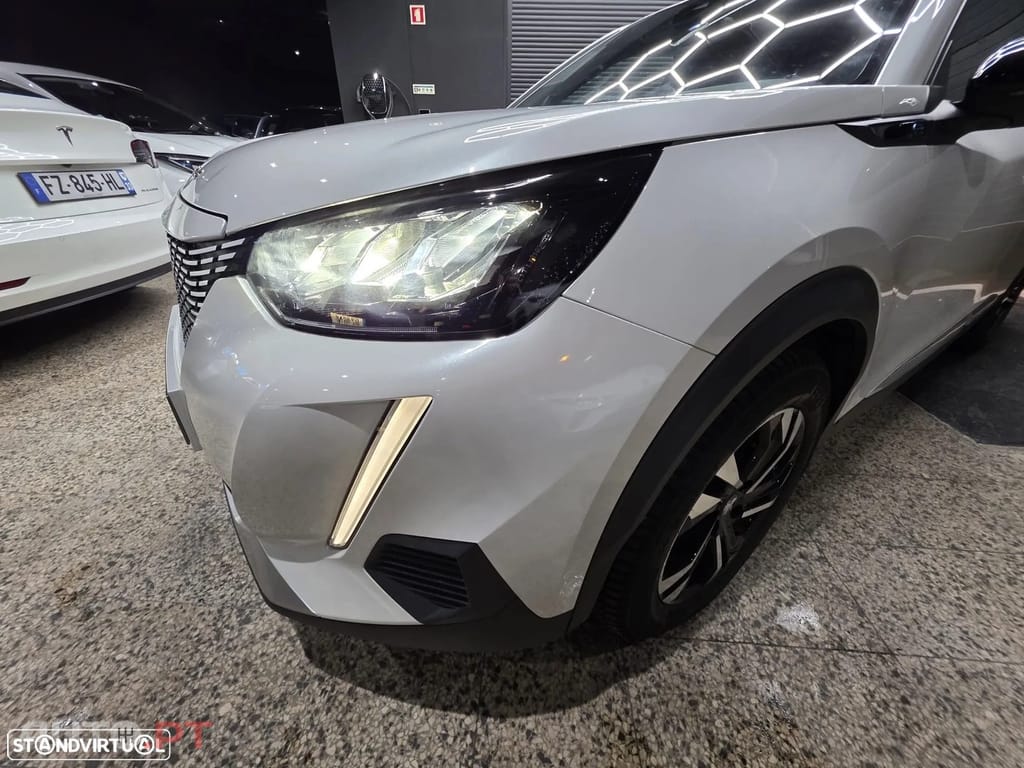 Peugeot E-2008 50 kWh Allure Pack