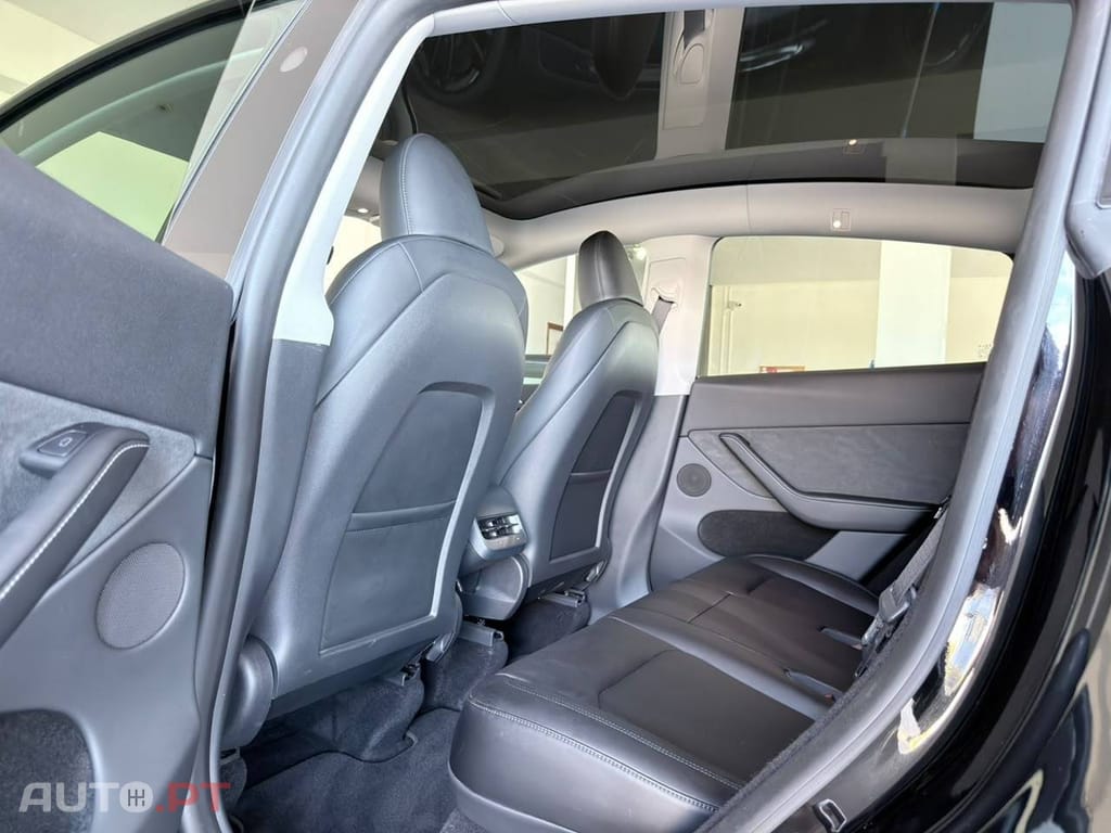 Tesla Model Y Long Range Tração Traseira