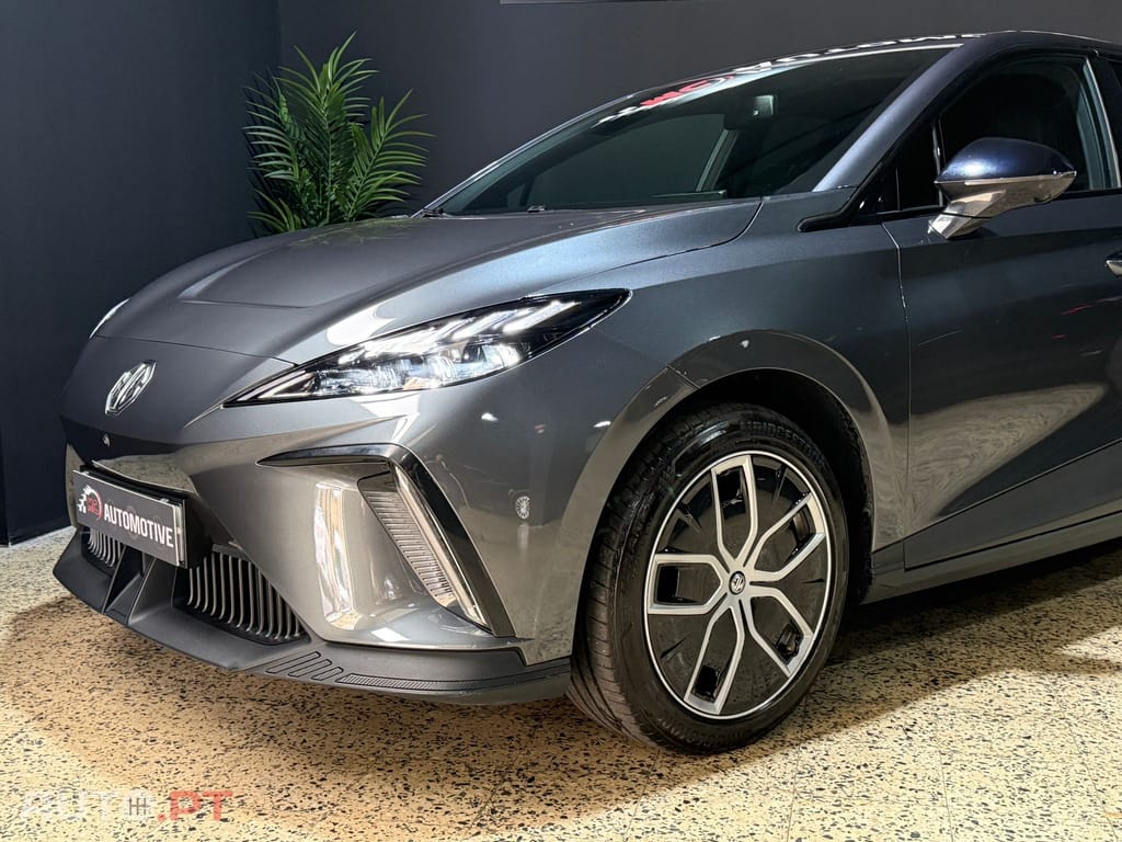 MG MG4 64 kWh Luxury