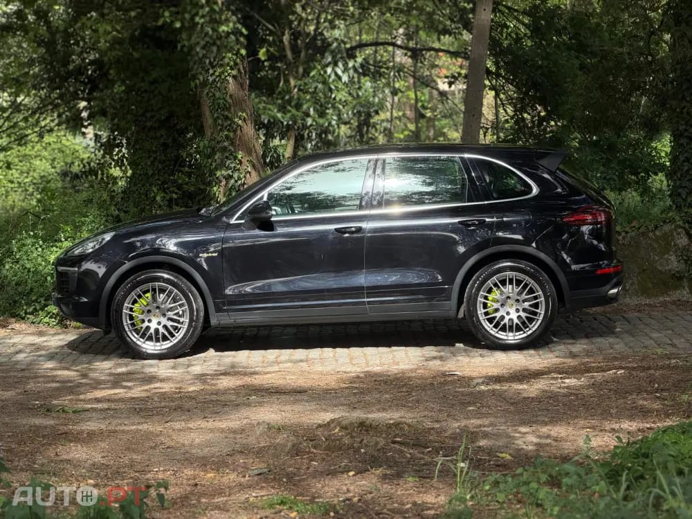 Porsche Cayenne S E-Hybrid Platinum Edition