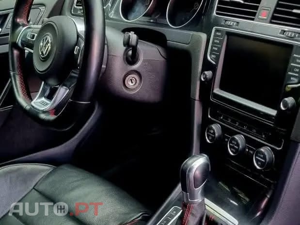 Volkswagen Golf VII GTI PERFORMANCE
