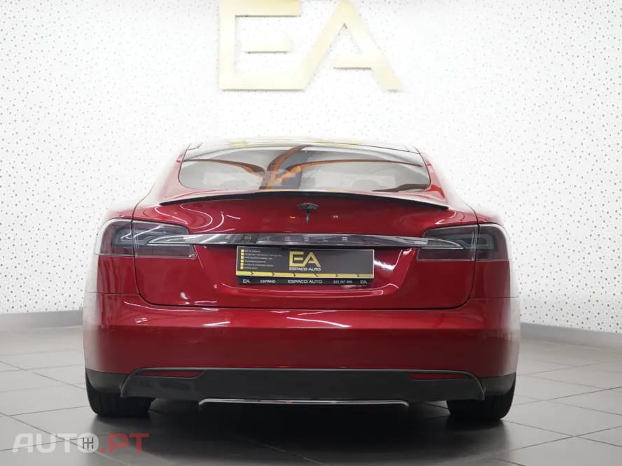 Tesla Model S 85