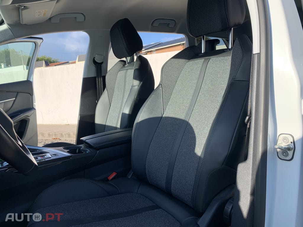 Peugeot 5008 1.5 BlueHDi Allure EAT8